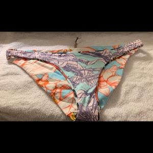 Maaji reversible bikini bottom L new